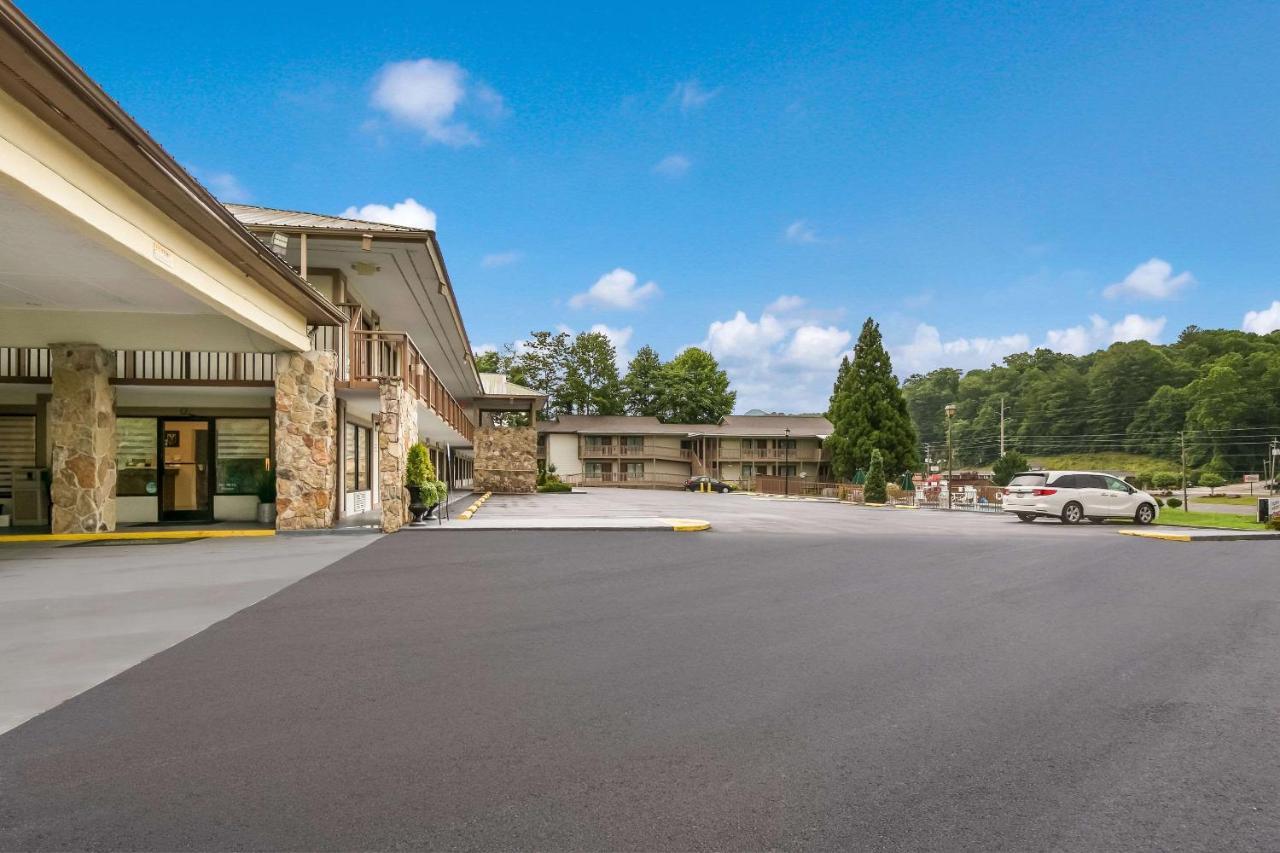 Quality Inn & Suites Mt Chalet Clayton Exterior foto